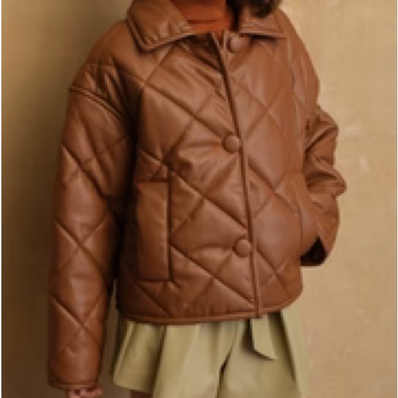 Elie Elie Tahari. Faux leather quilted coat featuring drop shoulder sleeves - Picture 5 of 6